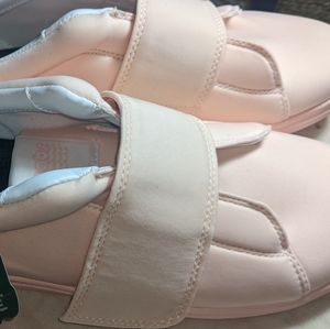 Goats pink Velcro shoes women's size 8.5